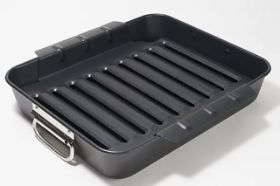 16" Trudeau Roasting Pan this air flow roasting pan will surround your meal with hot air on all sides, so the bottom is just as crispy as the top. From Trudeau. Includes roaster and removable rack Air flow technology Built-in grease catcher Nonstick Dishwasher-safe Approximate measurements: Roaster 16" x 13" x 3"; Rack 14-1/2" x 15" x 2" Imported